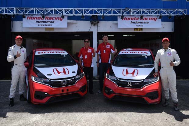 Honda Racing Indonesia  Dibekali Mobil  Baru Di  Musim Balap  